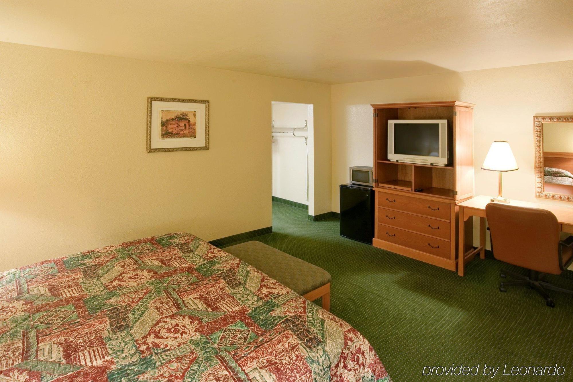 Econo Lodge Del Rio Room photo